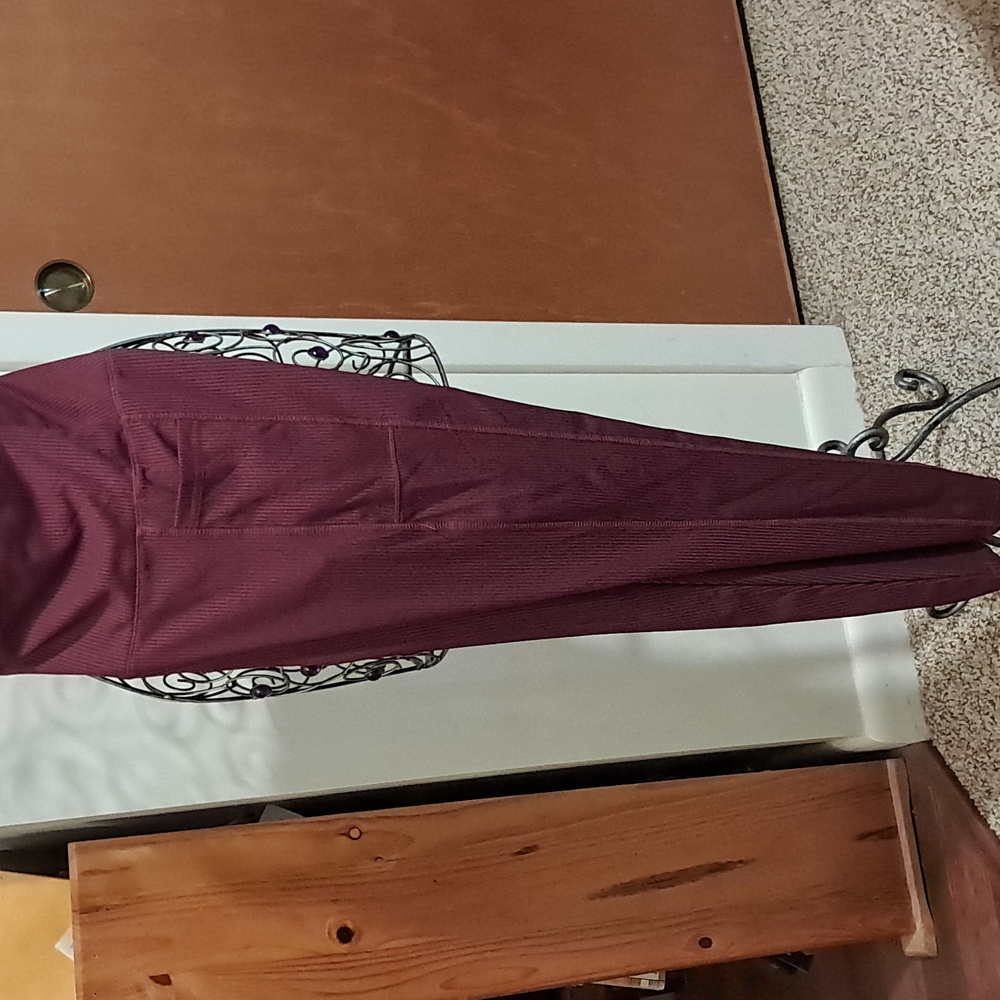 Active USA Ribbed Maroon Leggings - Picture 6 of 8